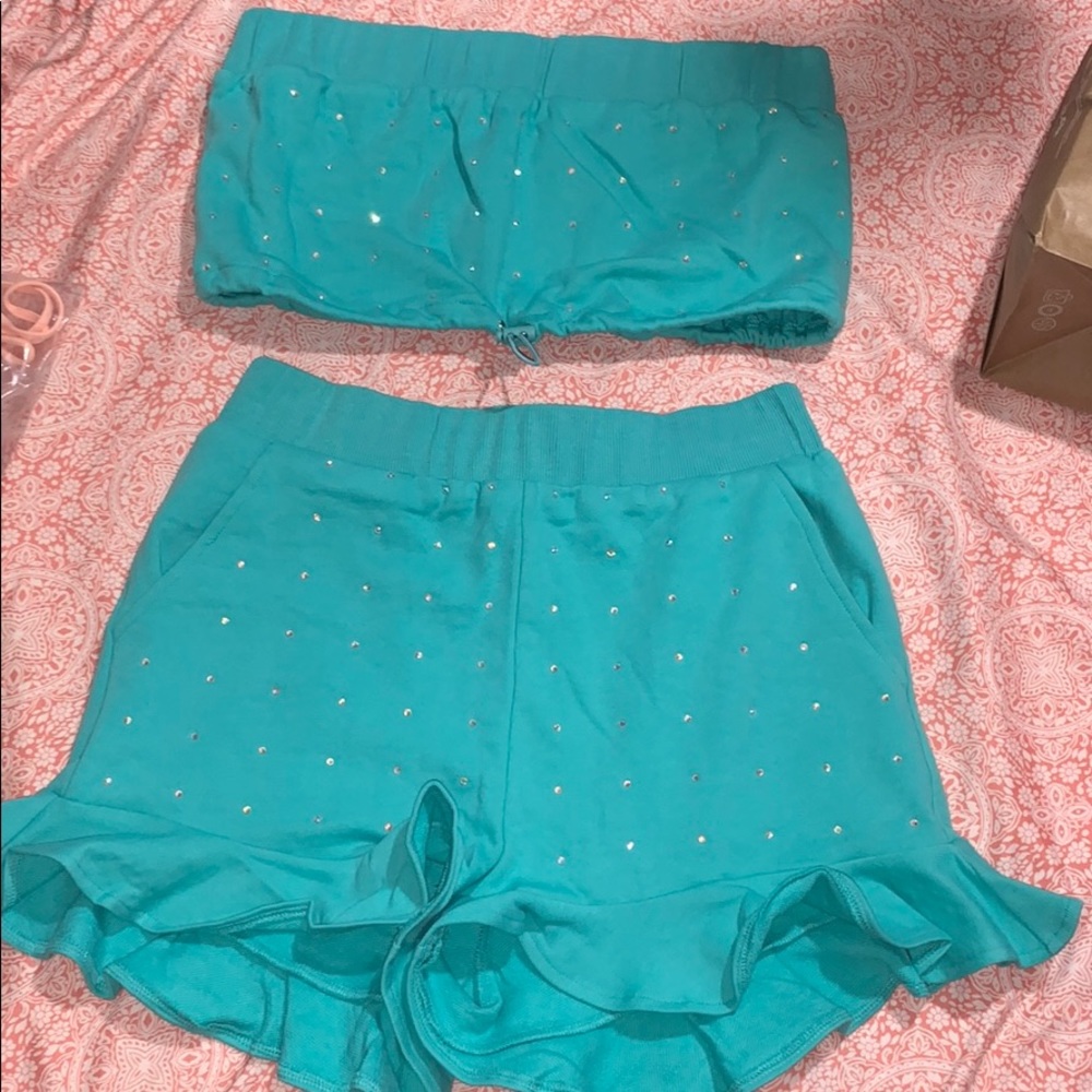 Two Piece Short Set 💙